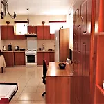 Family Yard House Apartment *