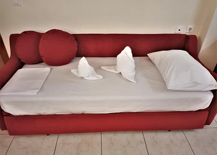 Family Yard House Kos