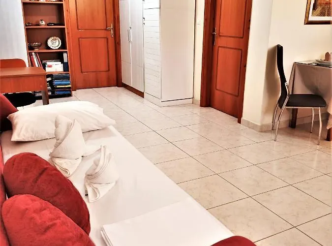 Family Yard House * Kos